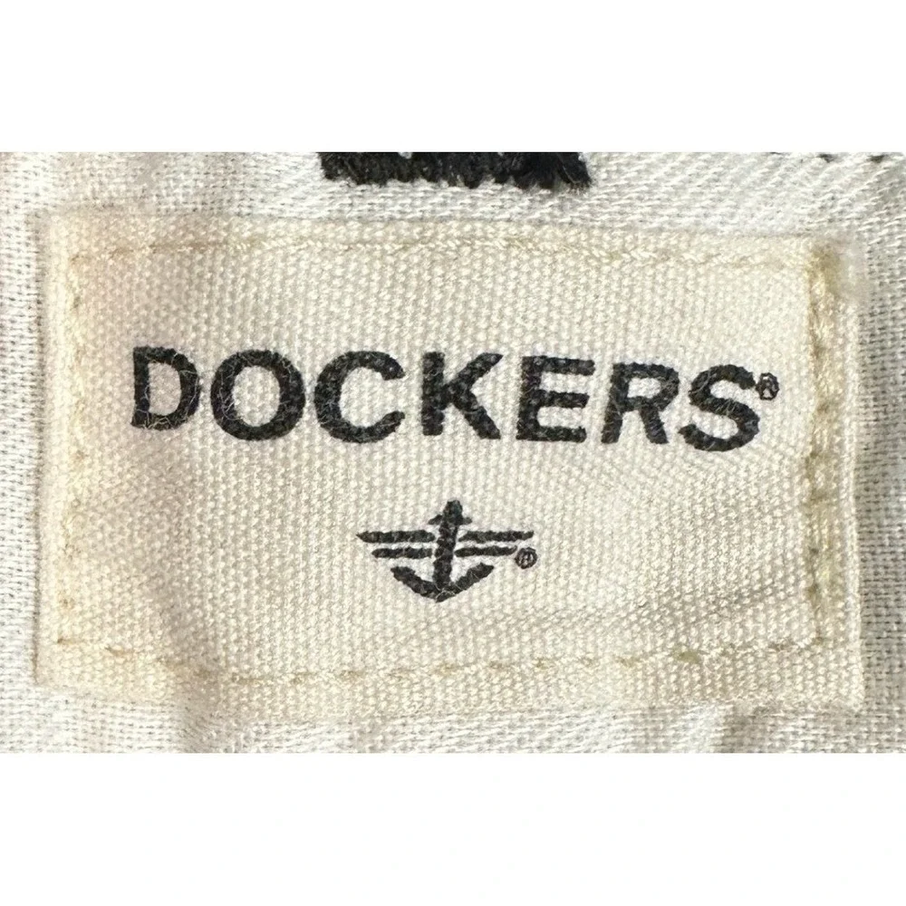 NEW Dockers Shorts Mens 42 Black Khakis Classic Fit Chino Flat Front Casual Logo